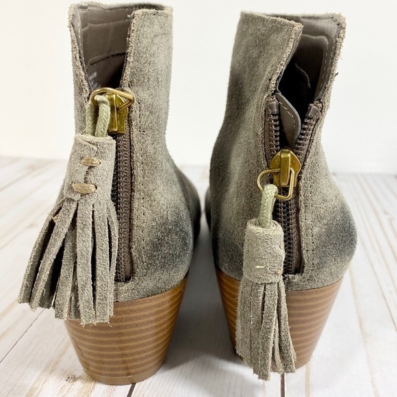 Kenneth Cole Reaction Taupe Suede Tassel Booties 6.5 - Picture 3 of 11
